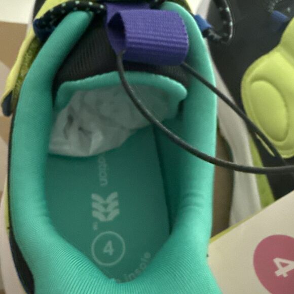 All In Motion Fallon Sneakers Black/Green/ Purple Kids Size 4 NWT - Picture 12 of 12